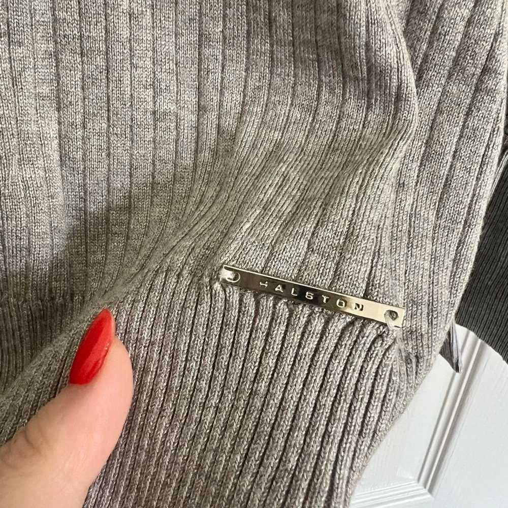 Halston Heritage Heather Gray Ribbed Turtleneck Sweater - Picture 5 of 6